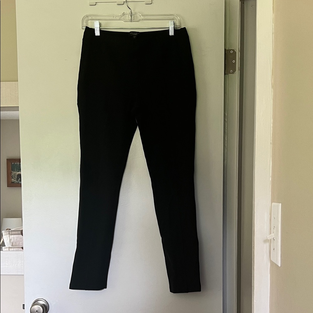 Sanctuary, size Large, Black Slim Fit Pants/leggings. Fake back pockets